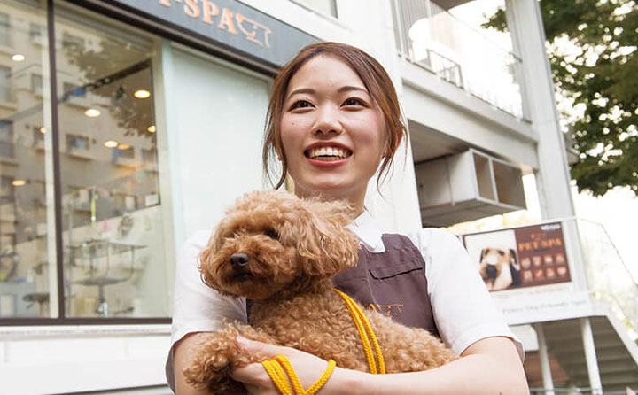 「中村さんがいると安心だわ。」とお客様だけでなく、スタッフからも言われるトリマーになりたい。